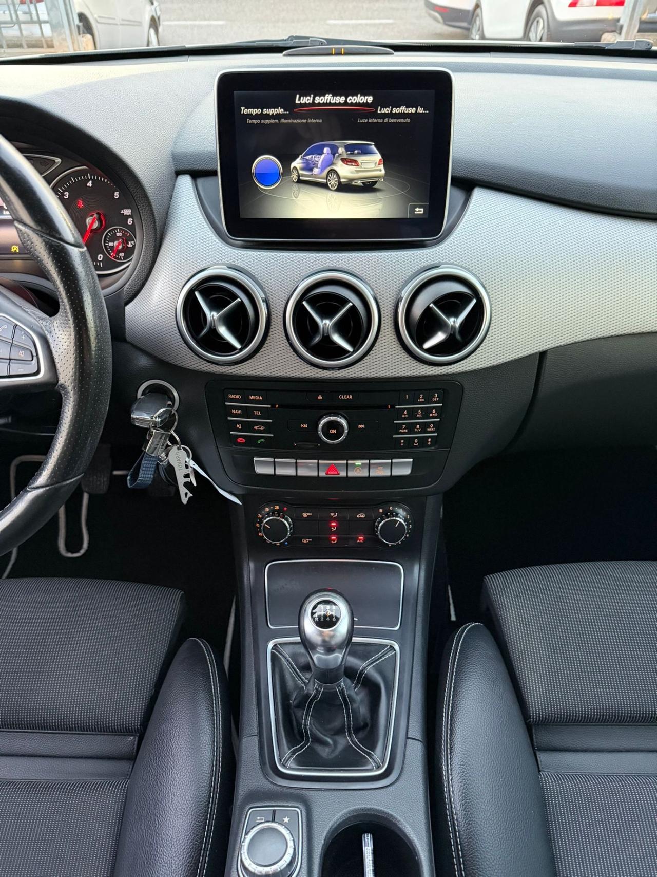 Mercedes-benz B 200 d 136cv (2.2 CDI) Premium OK NEOPATENTATI