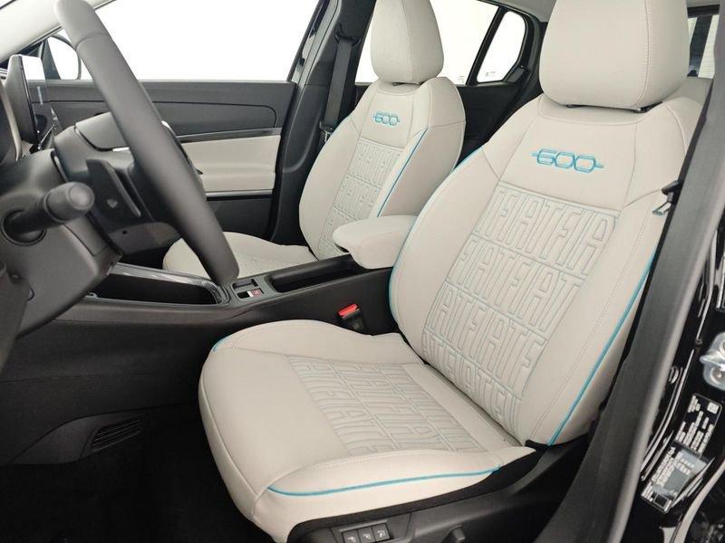 FIAT 600 Hybrid DCT MHEV La Prima