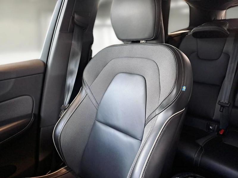 VOLVO XC60 B4 D AWD AUTOMATICO ULTIMATE DARK SUV