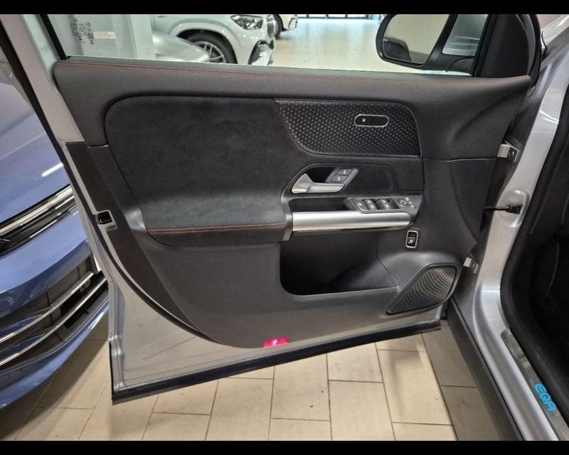 Mercedes-Benz EQA 300 AMG Line Advanced 4matic