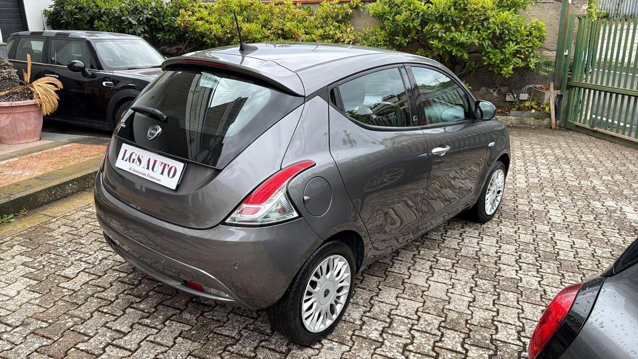 Lancia Ypsilon 1.2 69 CV 5 porte GPL Ecochic Gold