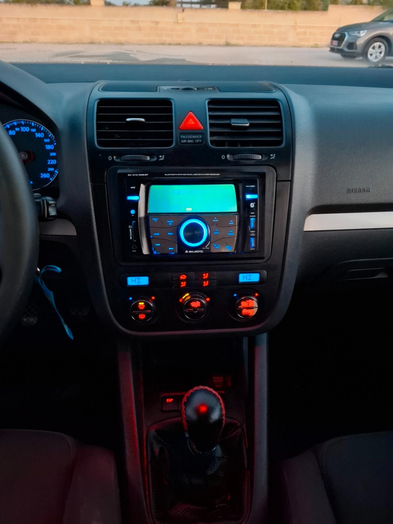 VW GOLF 5 -1.9TDI 105CV-5PORTE*CLIMA