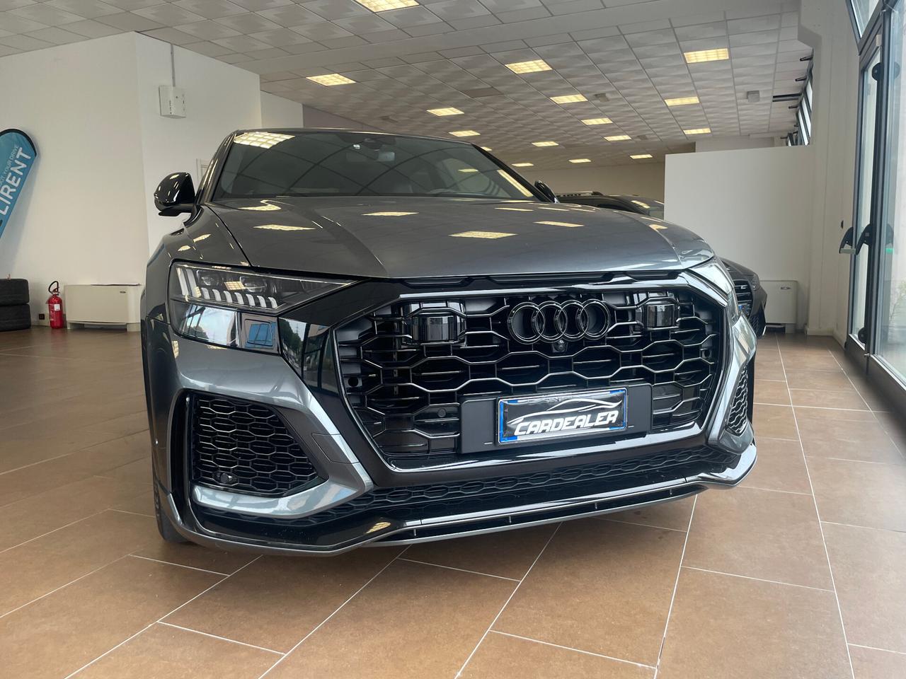 Audi Q8 RS TFSI V8 quattro tiptronic