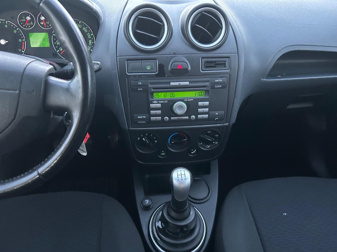 Ford Fiesta 1.2 5p. Ghia 140000km Gancio Traino