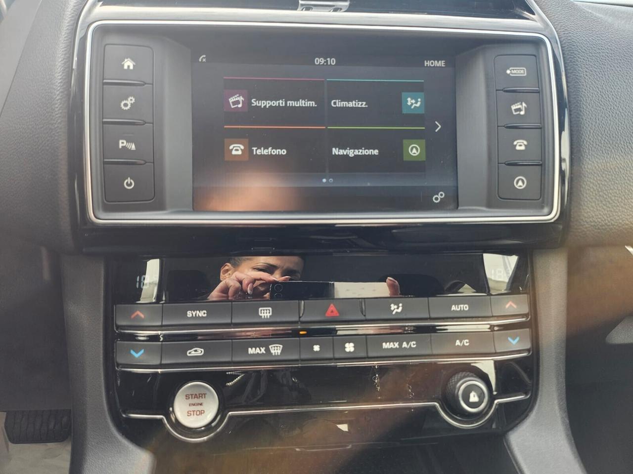 Jaguar F-Pace 2.0 D 180 CV AWD Prestige