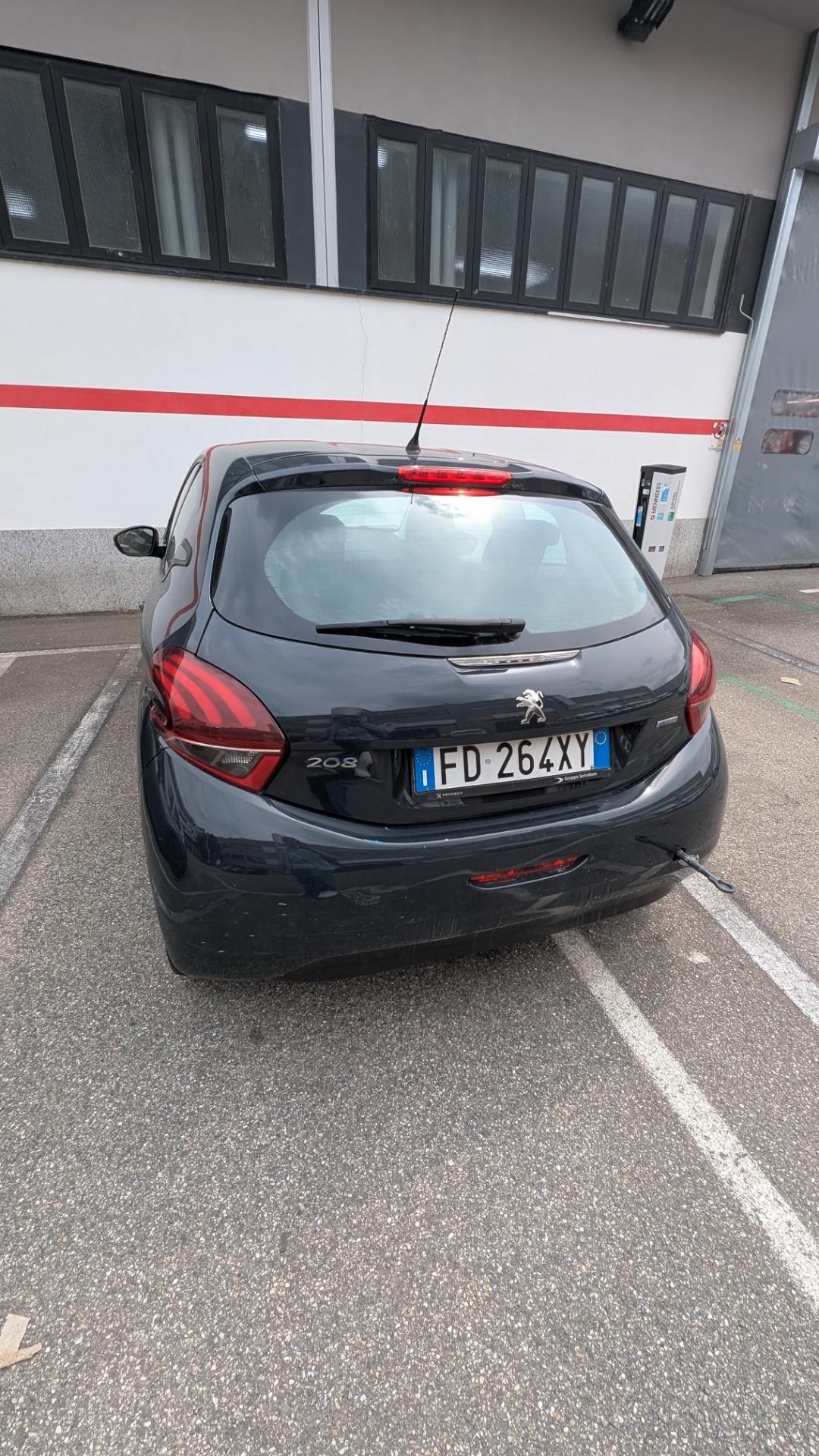 Peugeot 208 2016 1.2 benzina euro6b incidentata