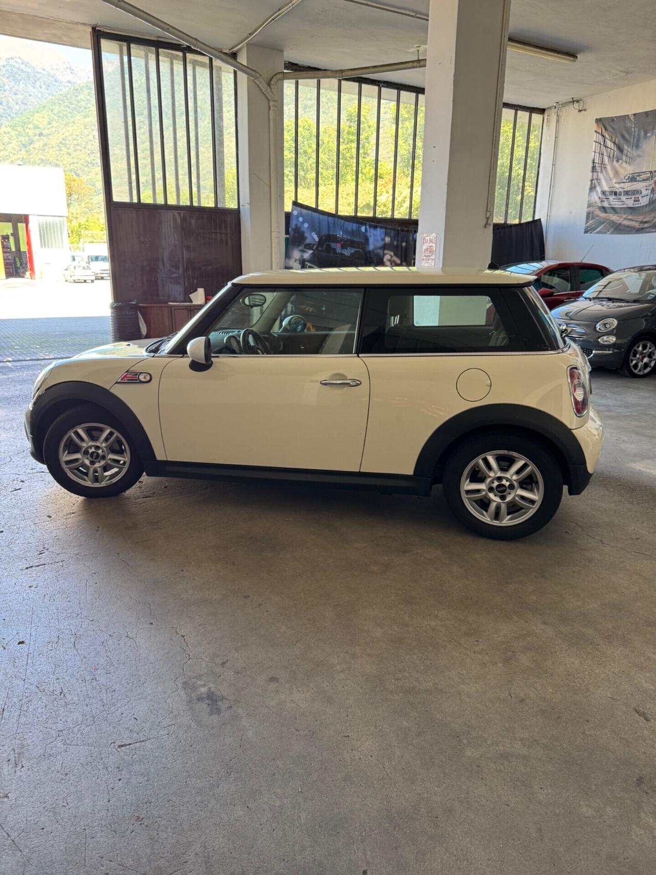 Mini 1.6 16V One (55kW)