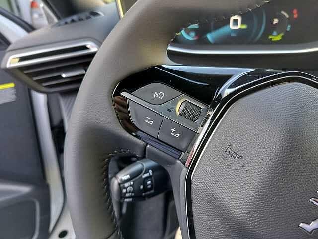 Peugeot 2008 motore elettrico 136 CV Allure