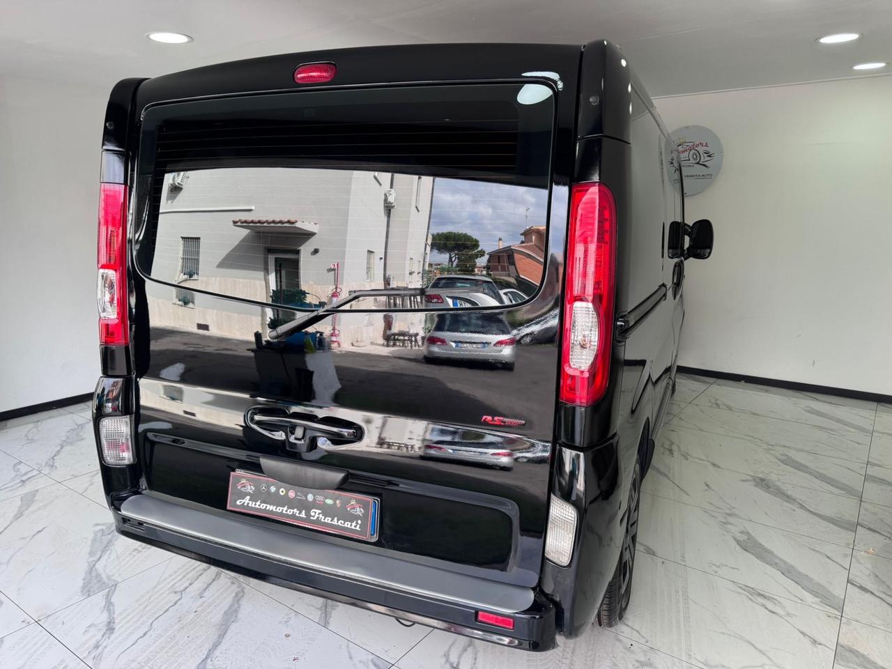 Renault Trafic 2.5 dCi -VETRATO-OMOLOGATO 8 POSTI -2005