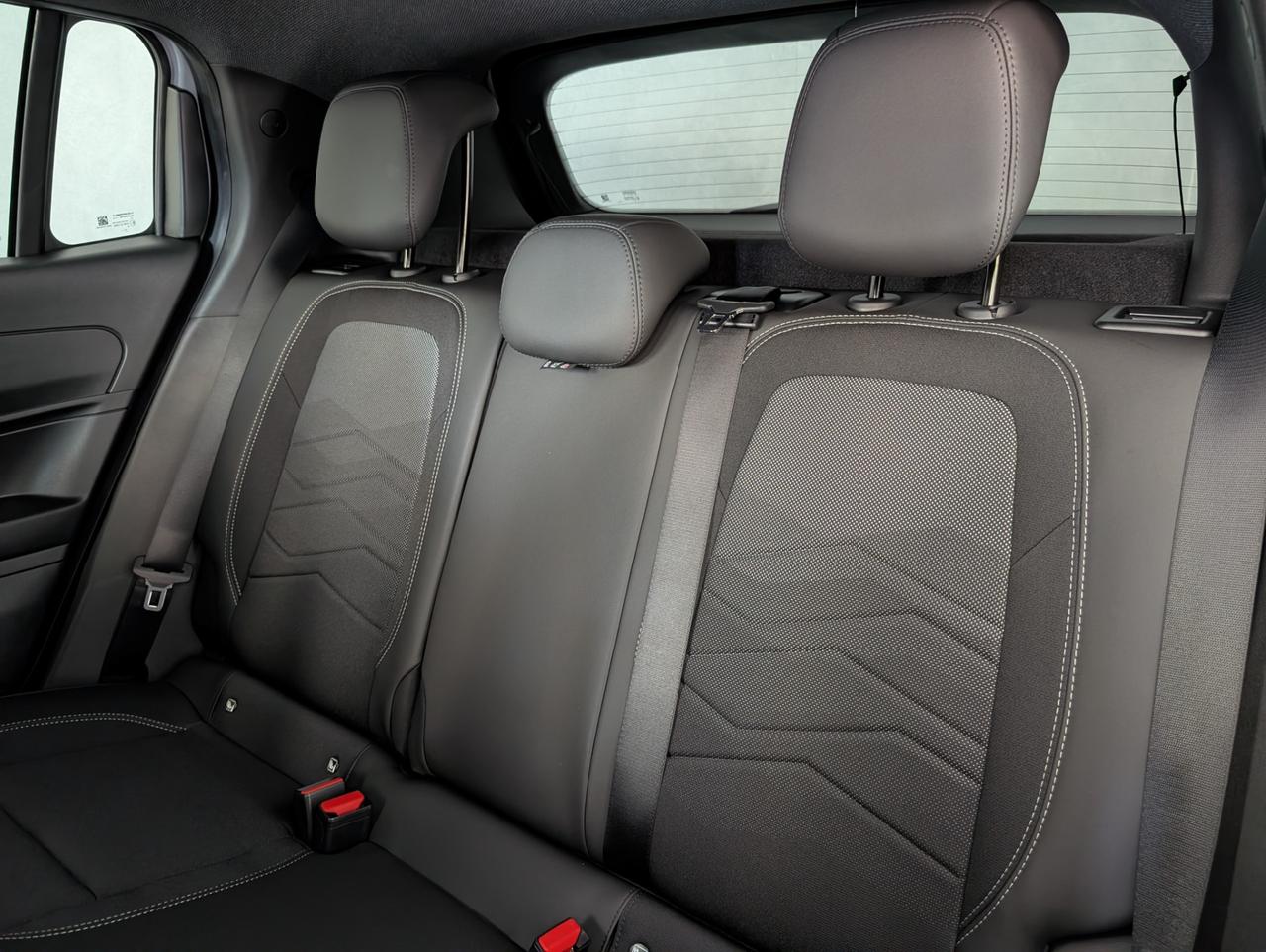 Jeep avenger 1.2 Turbo E-Hybrid 110cv eDCT6 Summit Freedom