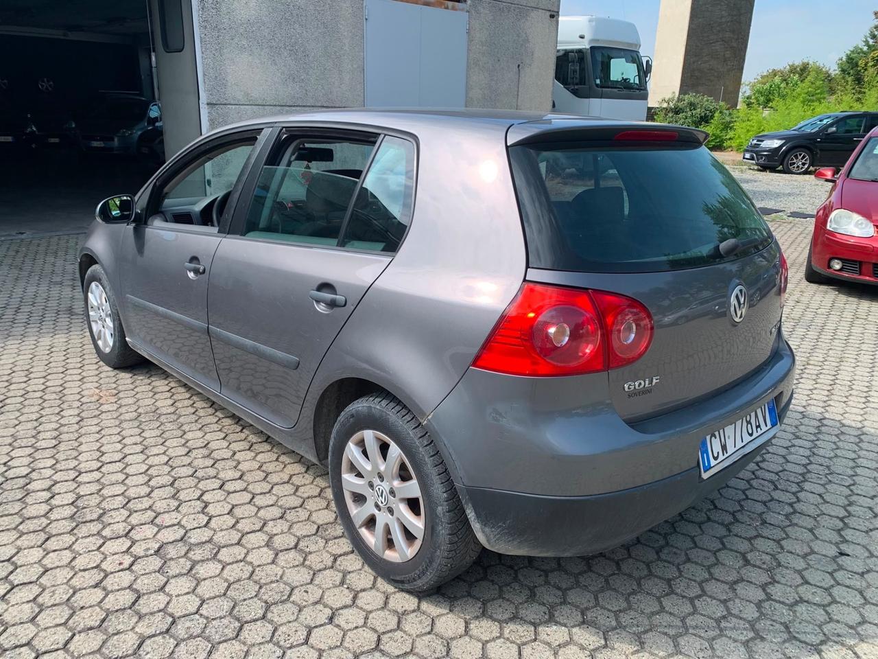 Volkswagen Golf 1.6 16V FSI 5p. Sportline