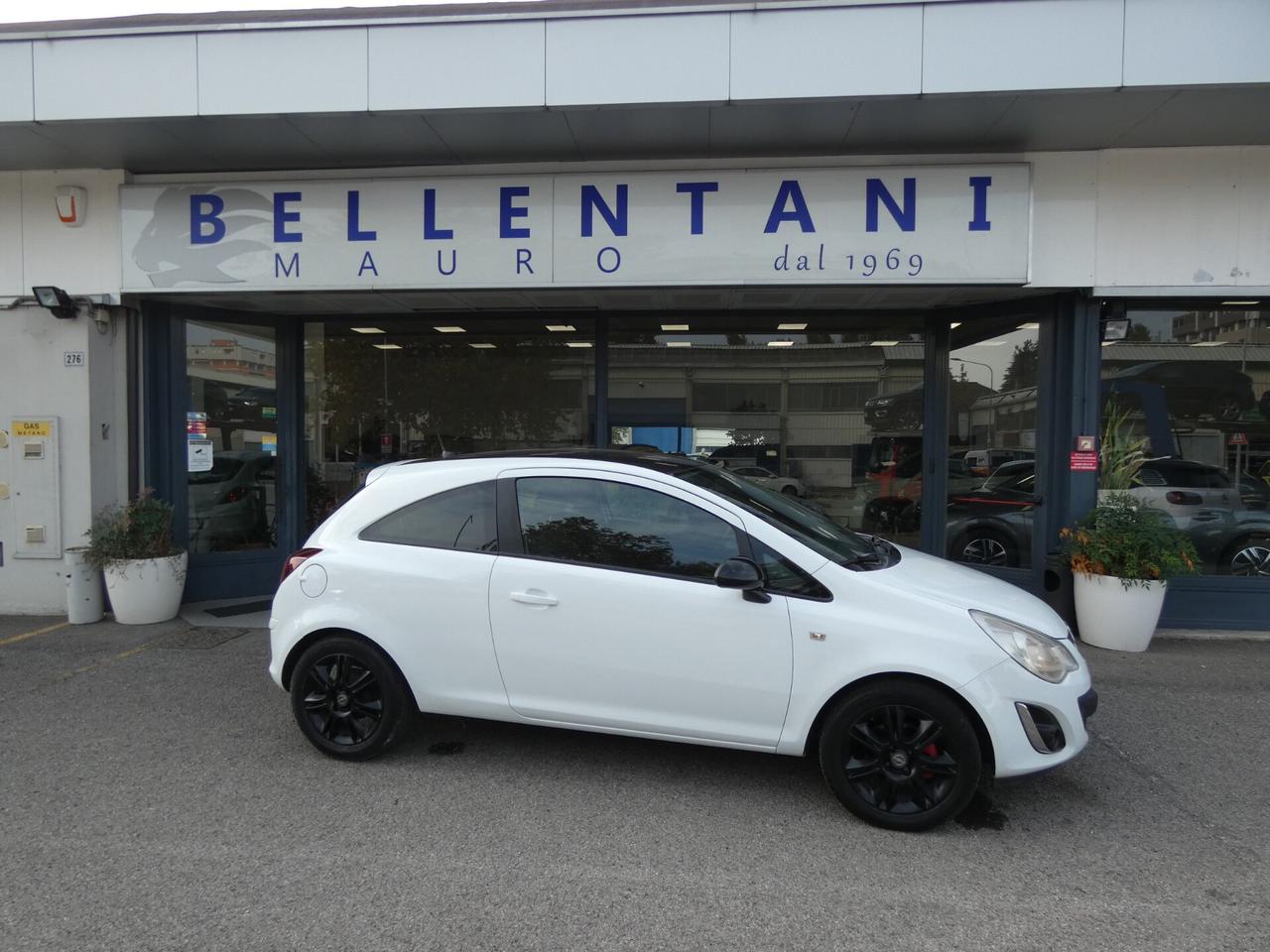 OPEL Corsa 4ª serie Corsa 1.2 3 porte b-color
