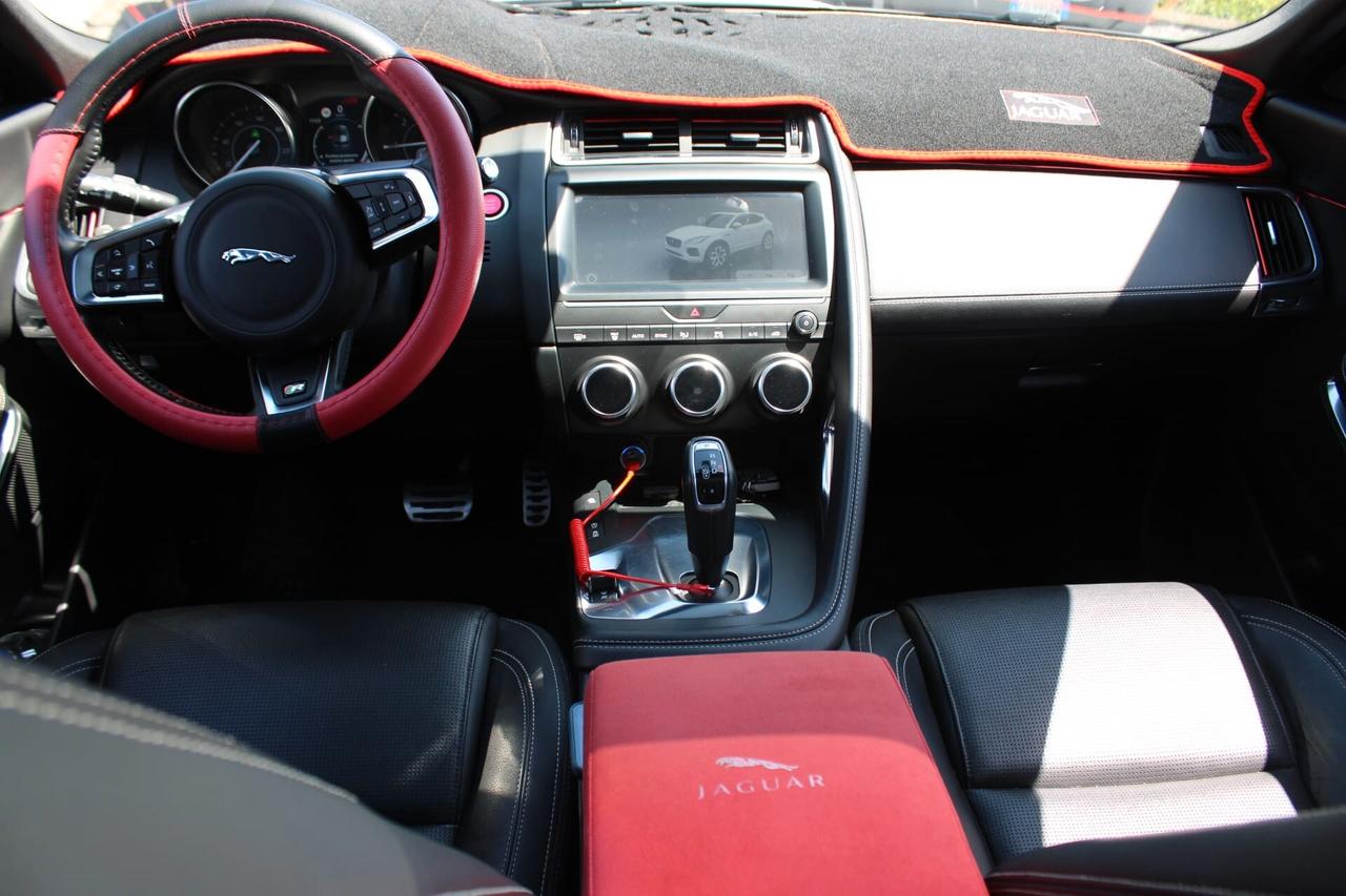 Jaguar E-Pace Tua A SOLI 318€ al mese Anticipo Zero