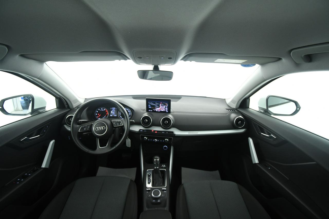 AUDI Q2 35 1.5 tfsi Business Design LED+C17"