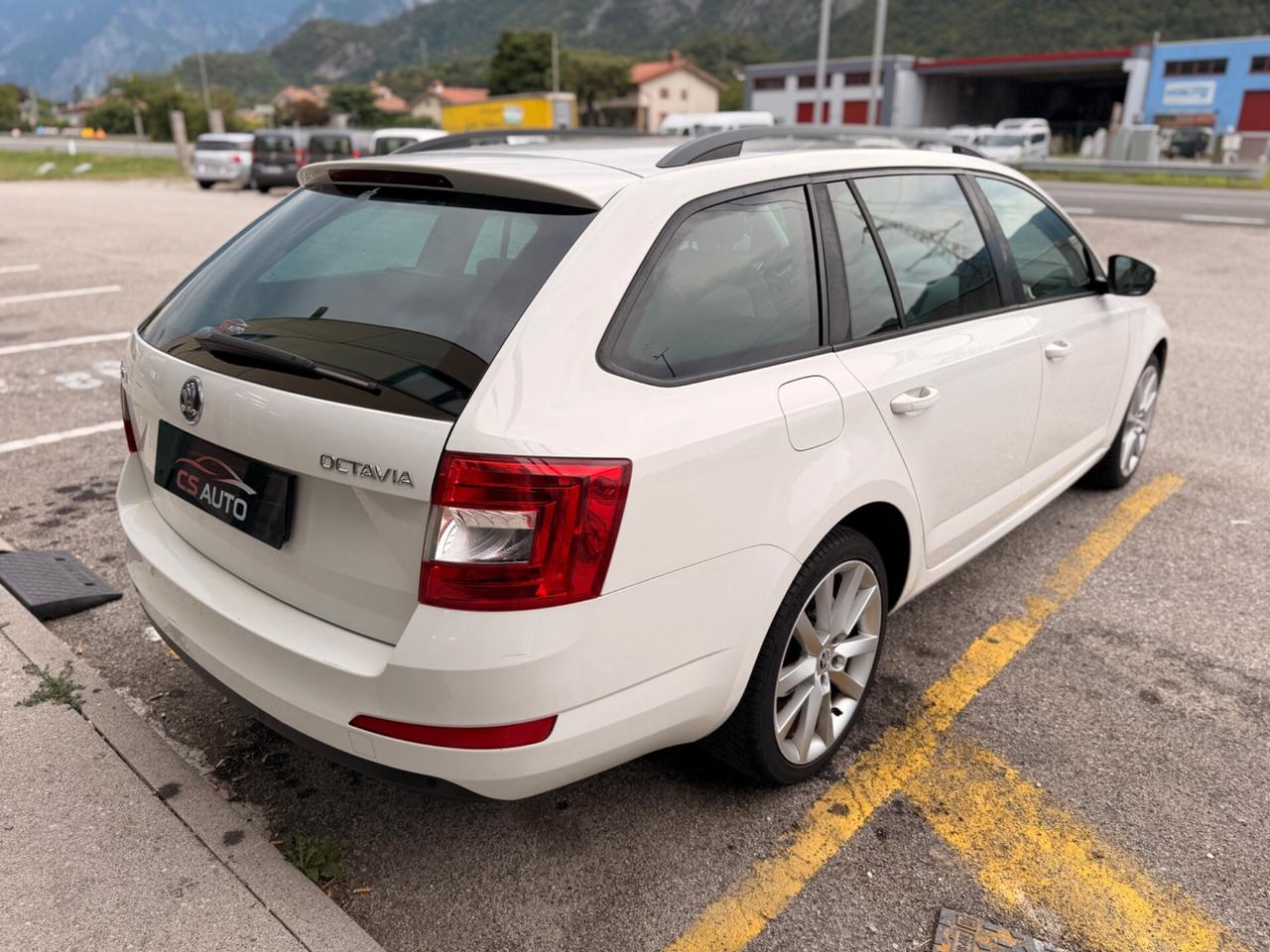 Skoda Octavia 1.6 TDI CR 105 CV DSG Elegance