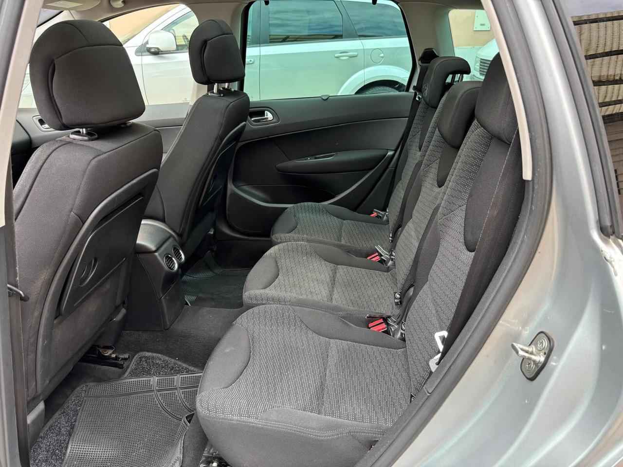 Peugeot 308 1.6 HDi 110CV SW Ciel Féline