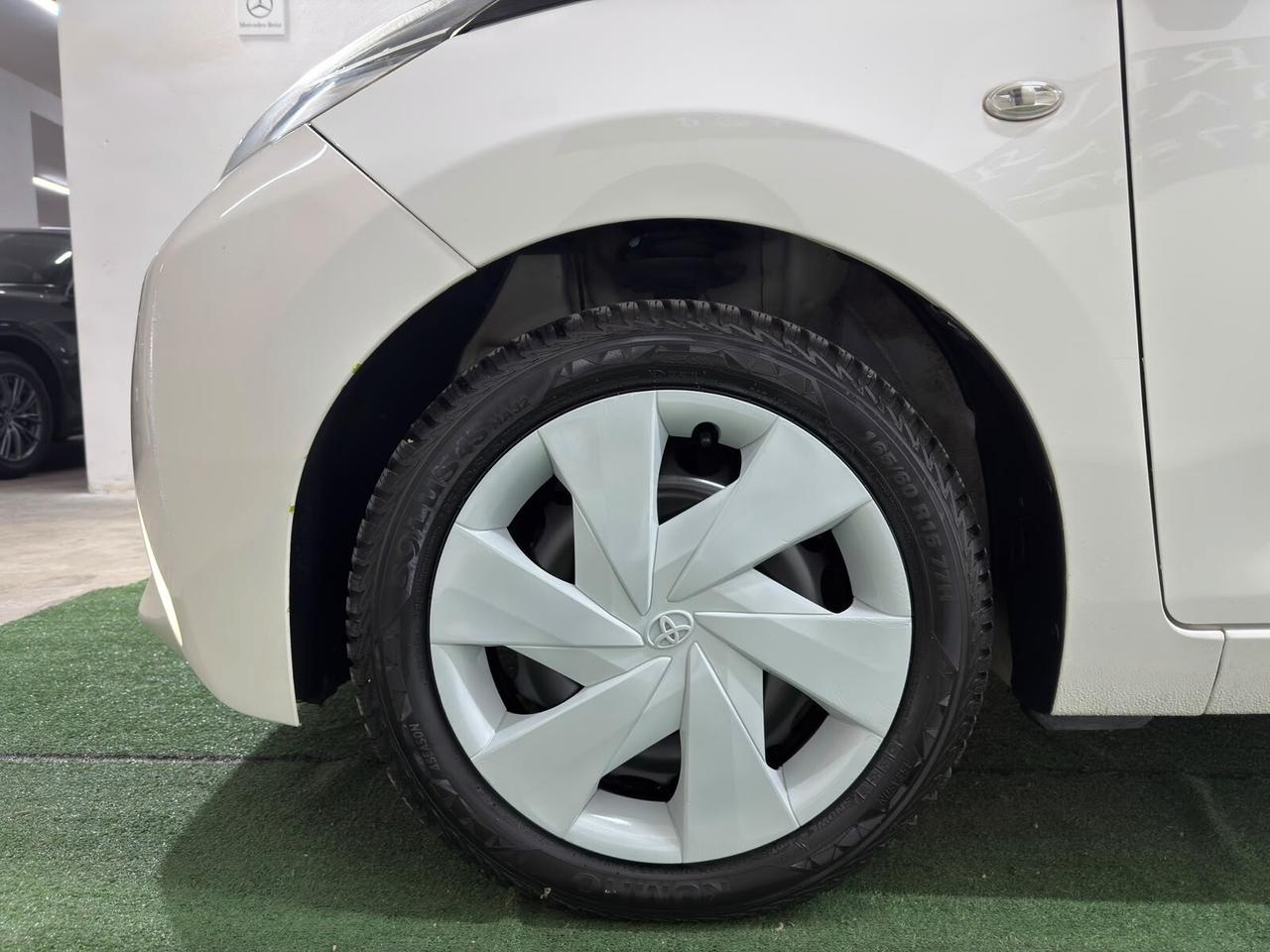 Toyota Aygo 1.0 VVT-i 69 CV 5 porte x-clusiv