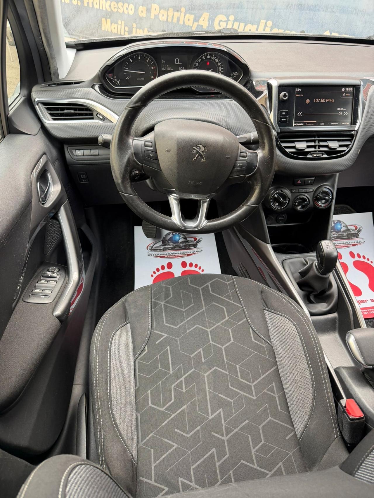 Peugeot 2008 BlueHDi 100 Black Matt