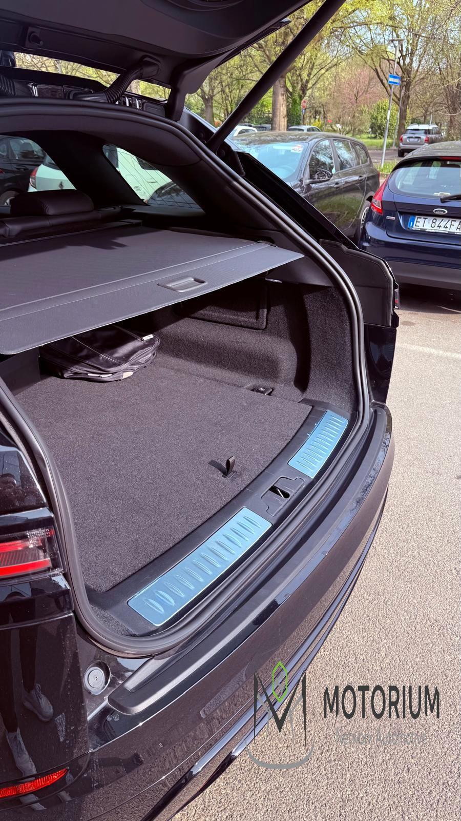 Land Rover Range Rover Velar 2.0d i4 mhev R-Dynamic SE 4wd 204cv auto