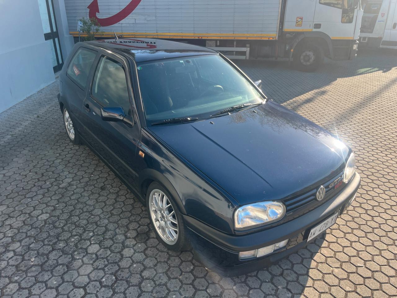 Volkswagen Golf GTI 2.0 16V cat 3 porte