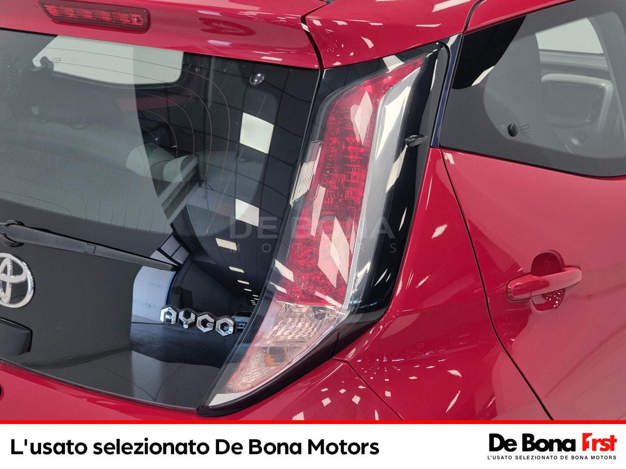 Toyota Aygo 5p 1.0 x-play m-mt