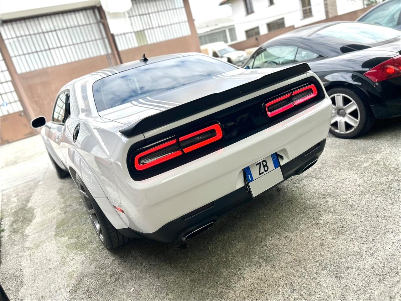 Dodge Challenger 5.7 V8 Shaker wide body