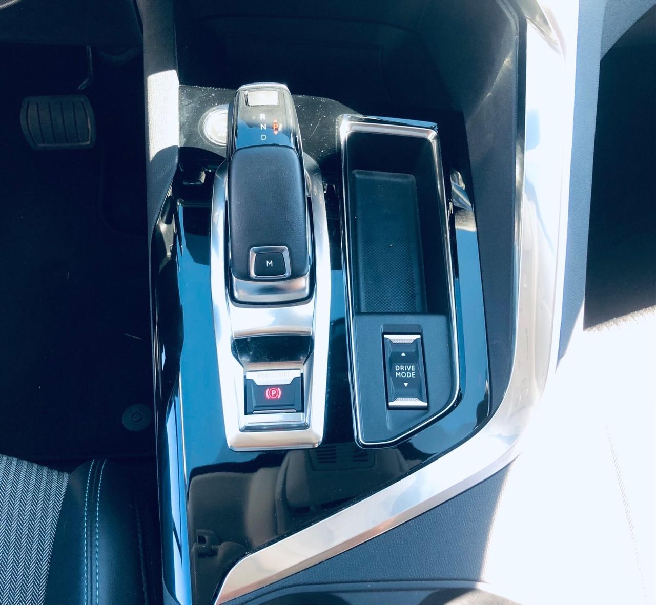 Peugeot 5008 BlueHDi 130 EAT8 Allure N1 AUTOCARRO