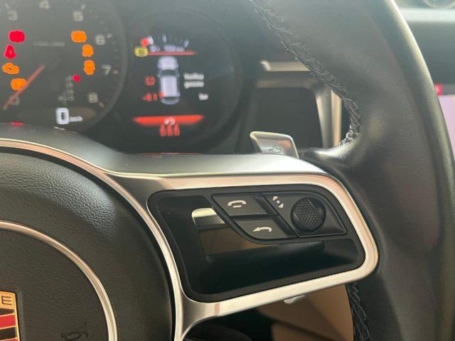PORSCHE Macan 2.0