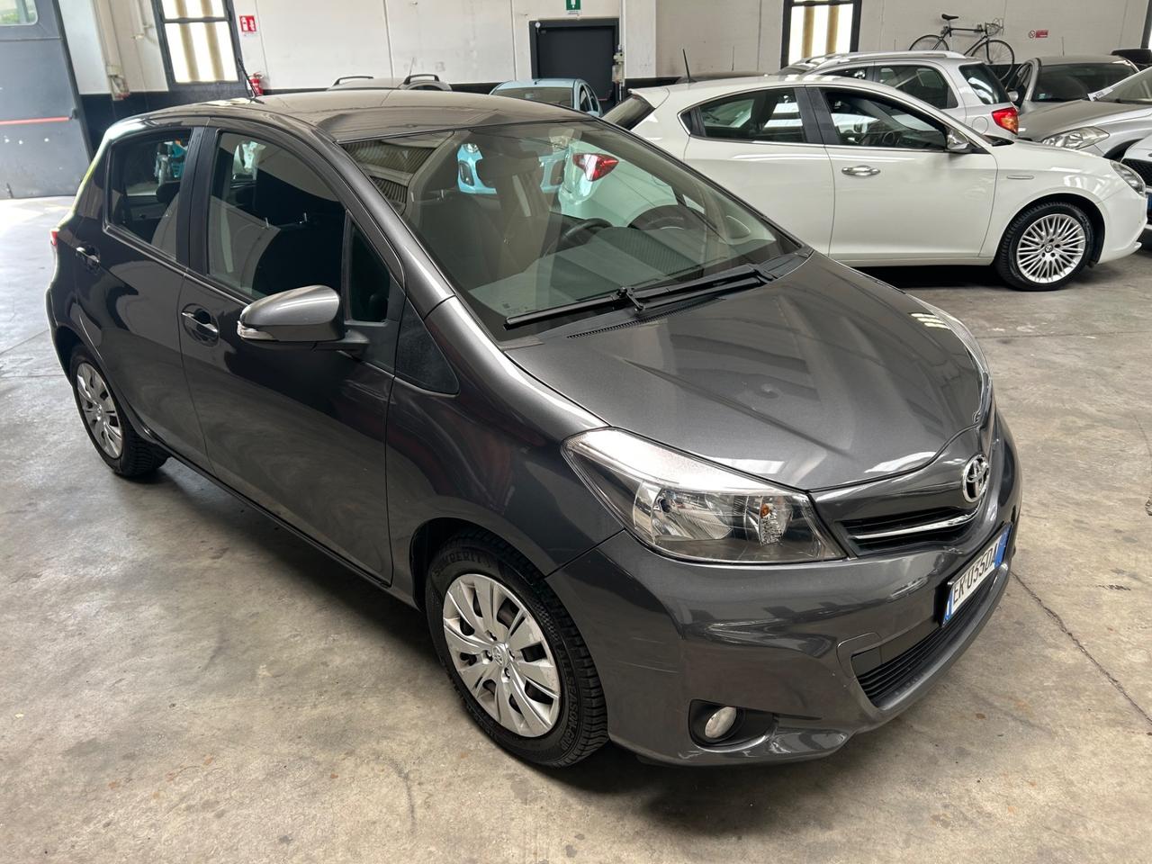 Toyota Yaris 1.3 5 porte Style 100cv neopatentati