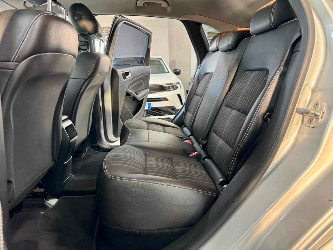 Mercedes B 200 NGD Automatic Sport 2015