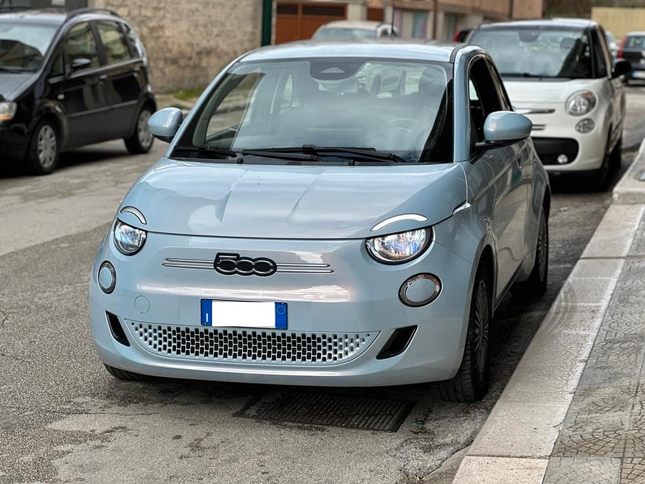 Fiat 500e Berlina 43 kWh La Prima