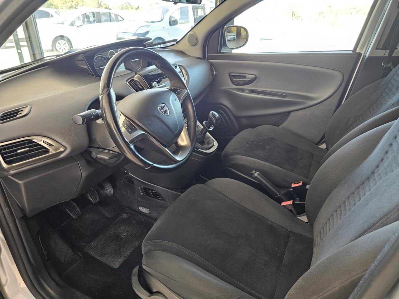 Lancia Ypsilon 0.9 TwinAir 85 CV 5 porte Metano Ecochic Gold