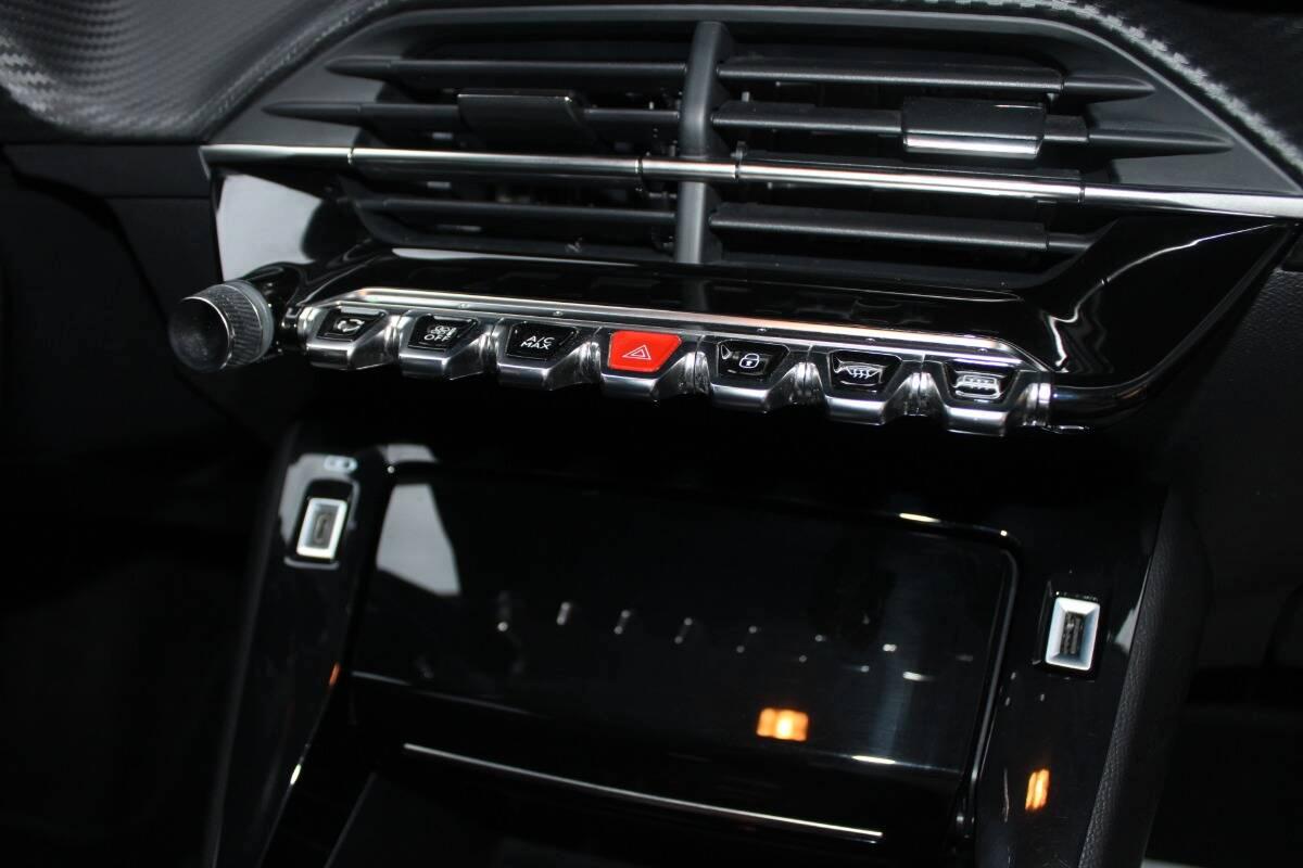 Peugeot 208 1.2 puretech Allure s&s 100cv eat8 Con CARPLAY