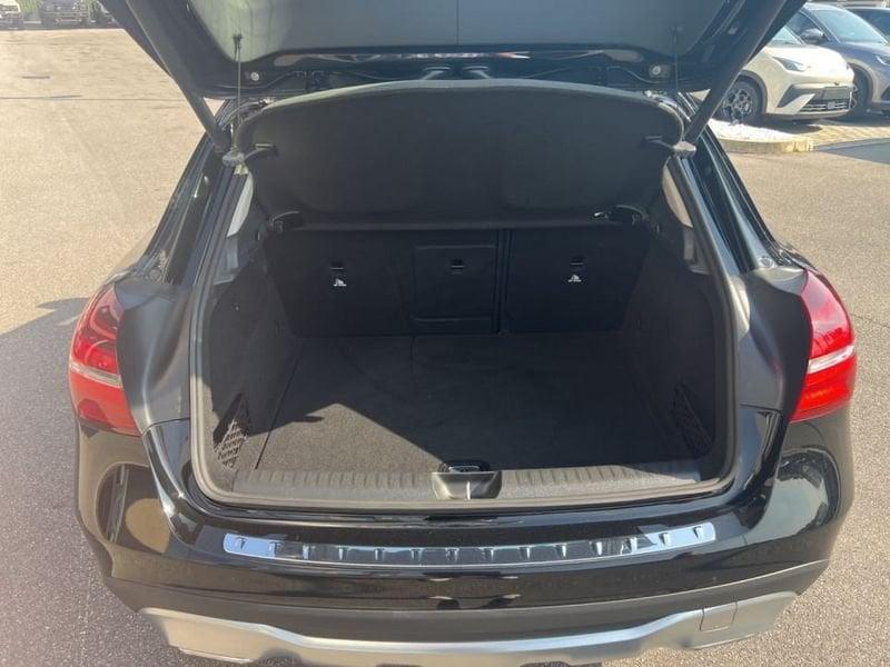 Mercedes-Benz GLA 180 SPORT AUTO