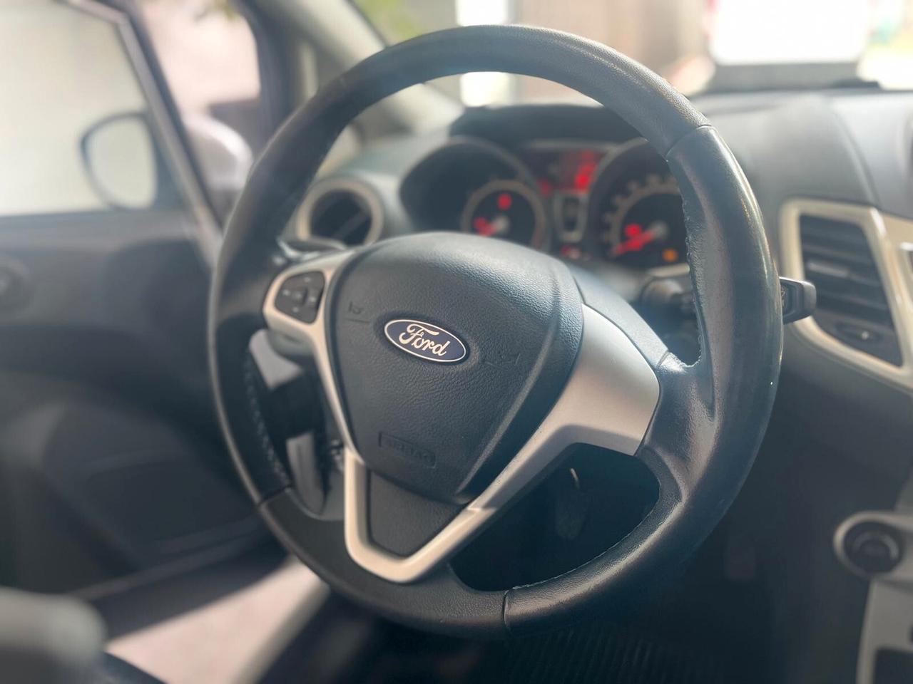 FORD FIESTA 1.2 60CV TITANIUM *UNICOPRO* *2012*