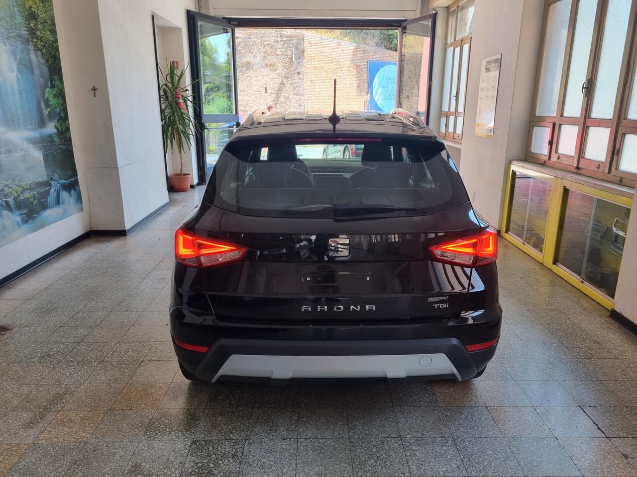 Seat Arona 1.0 TGI 90cv, TELECAMERA, NAVI, NEOPATENT.