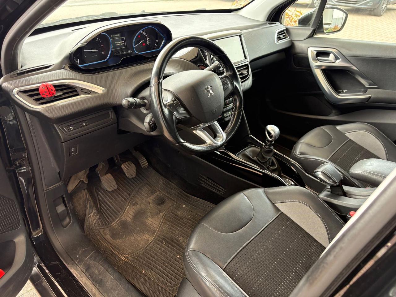 Peugeot 2008 Allure 1.6 Blue HDI 120 DISTRIB #9753