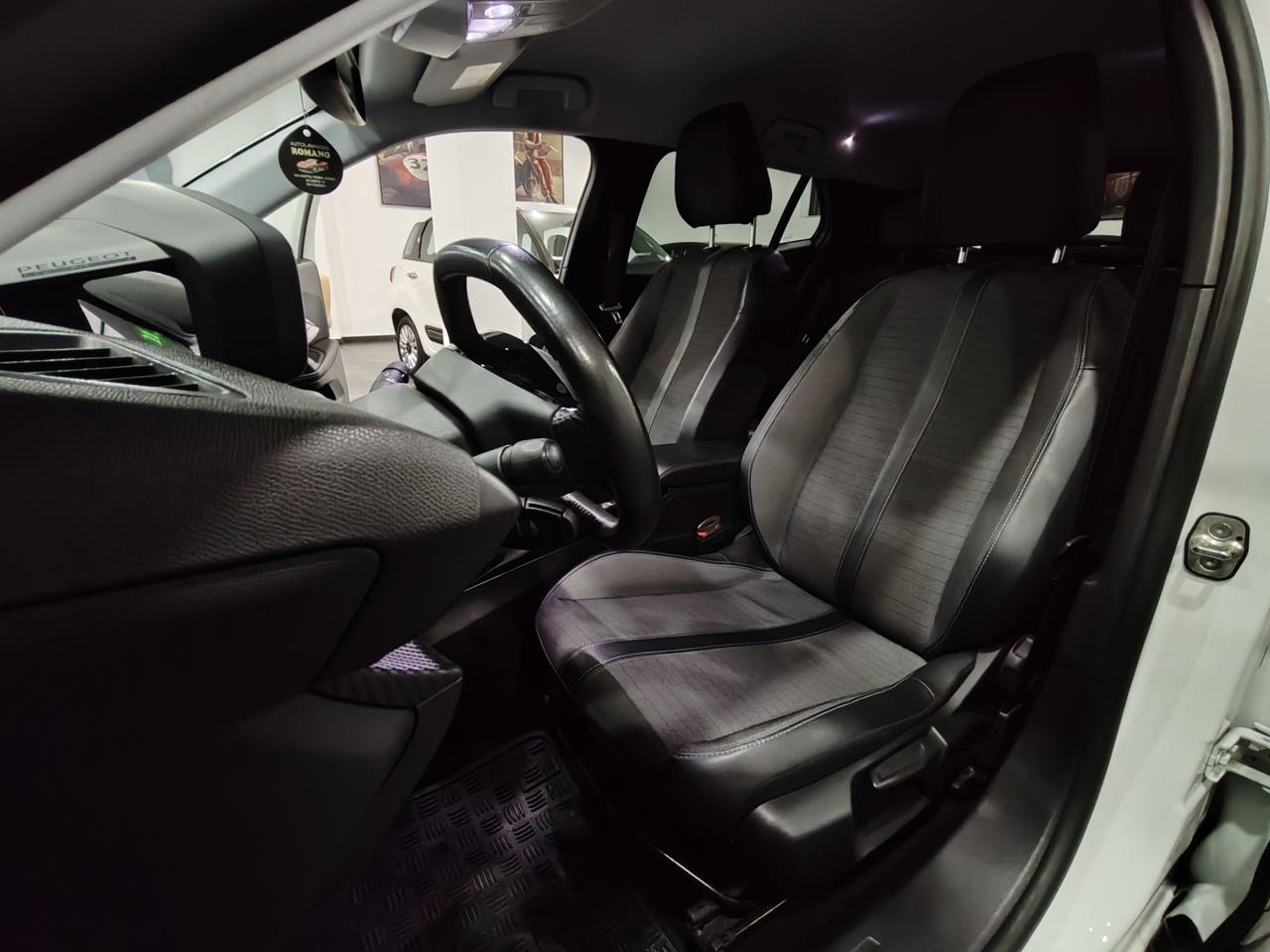 Peugeot 2008 PureTech 130 S&S Allure Pack 2022