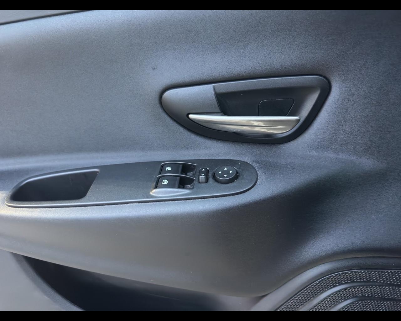 LANCIA Ypsilon 3ª serie - Ypsilon 1.0 FireFly 5 porte S&S Hybrid Ecochic Gold