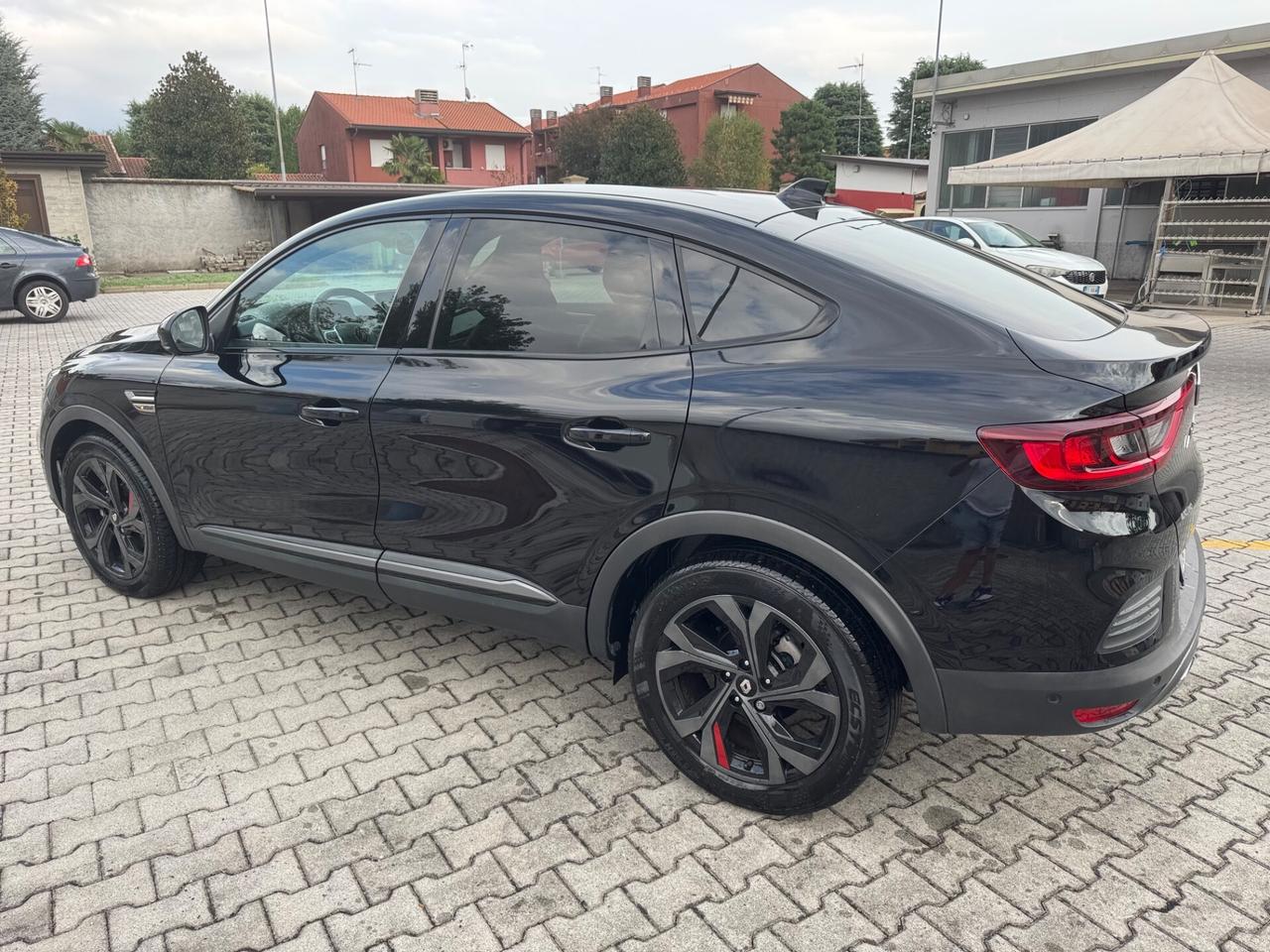 Renault Arkana Hybrid E-Tech 145 CV R.S. Line