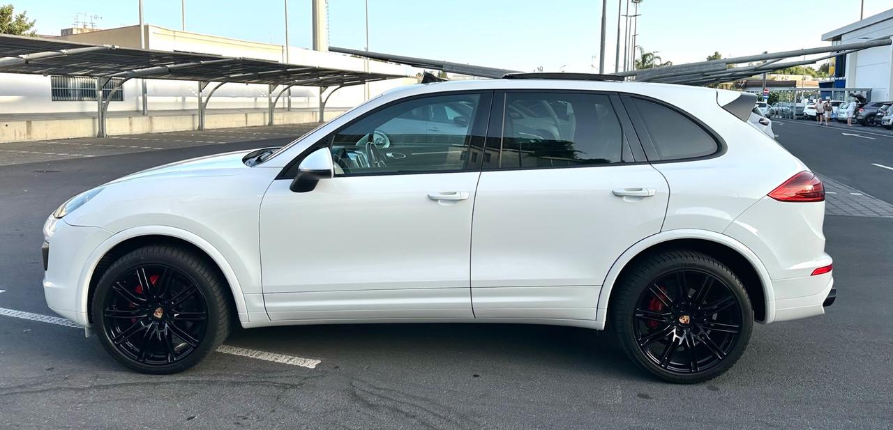 Porsche Cayenne 4.1 S Diesel 385CV Platinum Edition IPERFULL