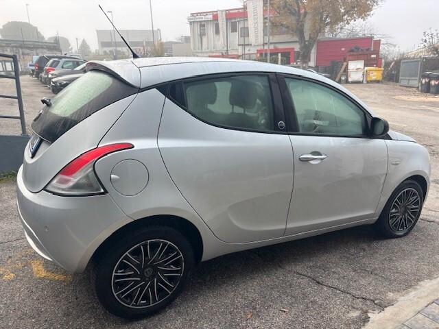 Lancia Ypsilon 1.2 69 CV 5 porte GPL Ecochic Platinum