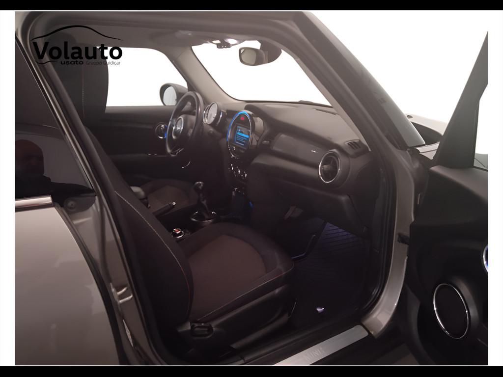 MINI Mini IV F55 2018 5p - Mini 5p 1.5 Cooper D Business XL