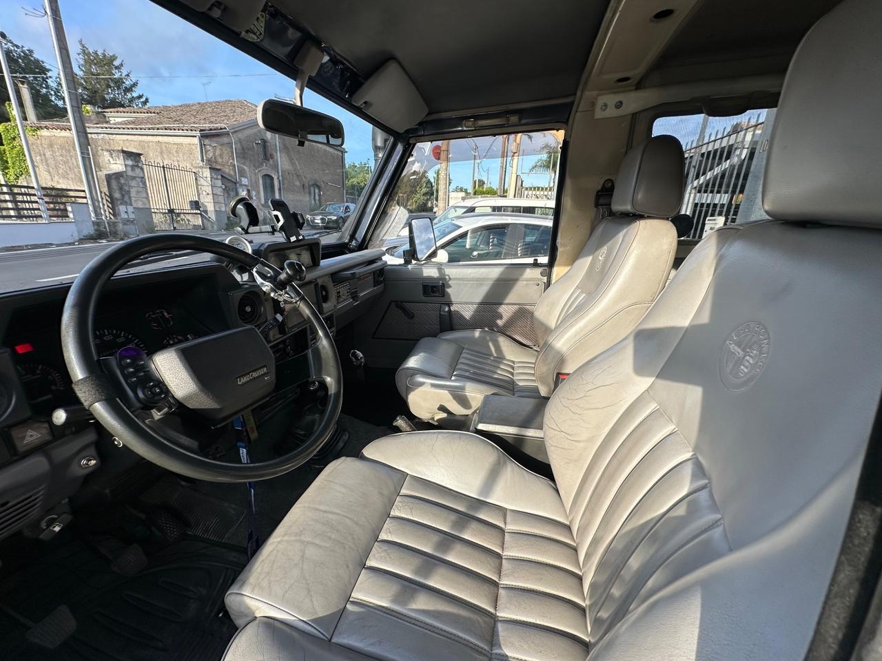 Toyota Land Cruiser II 2.5 turbodiesel Hard-top BJ73