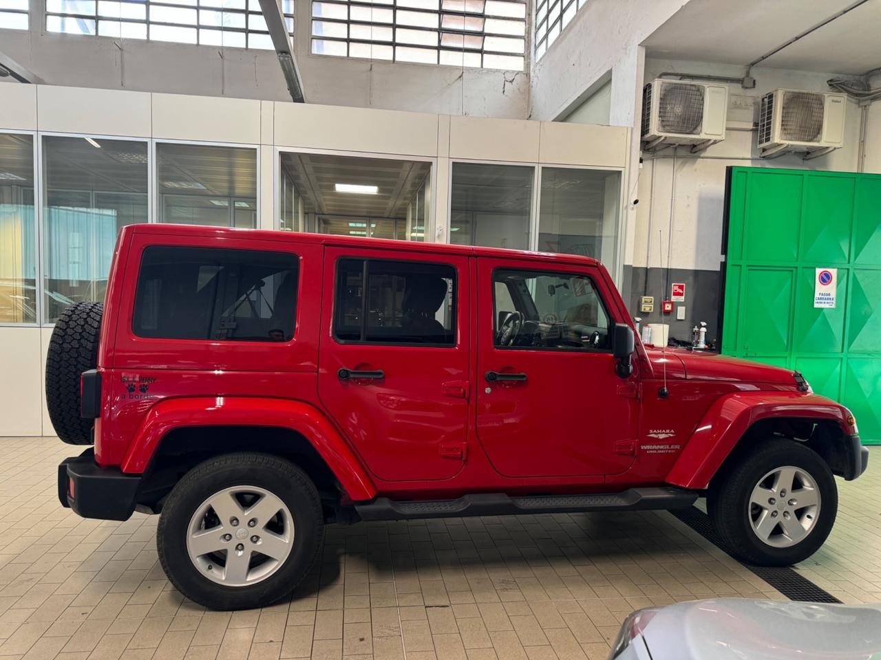 Jeep Wrangler Unlimited 3.8 Sahara 5 porte