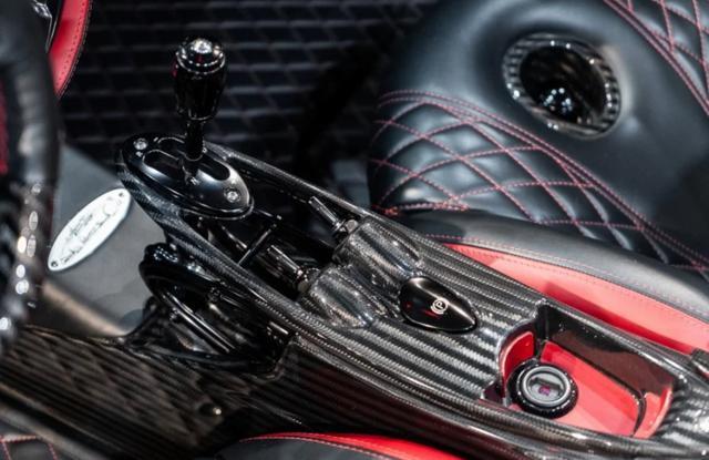 PAGANI Huayra HUAYRA ROADSTER V12 764HP 1/100