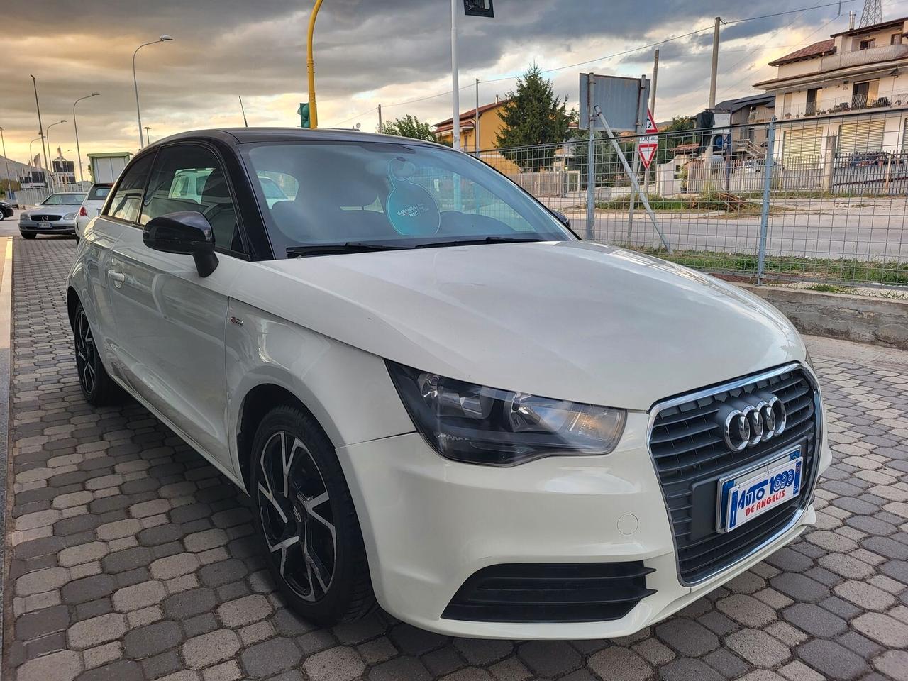 AUDI A1 1.6 TDI 105 CV *** TETTO NERO *** Coupè OK NEO-PATENTATI
