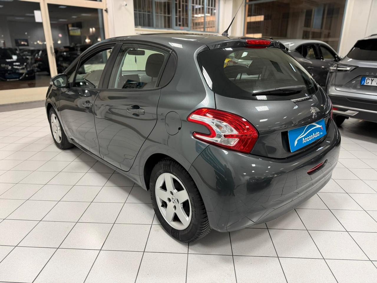 Peugeot 208 1.2 b X NEOPATENTATI 2014