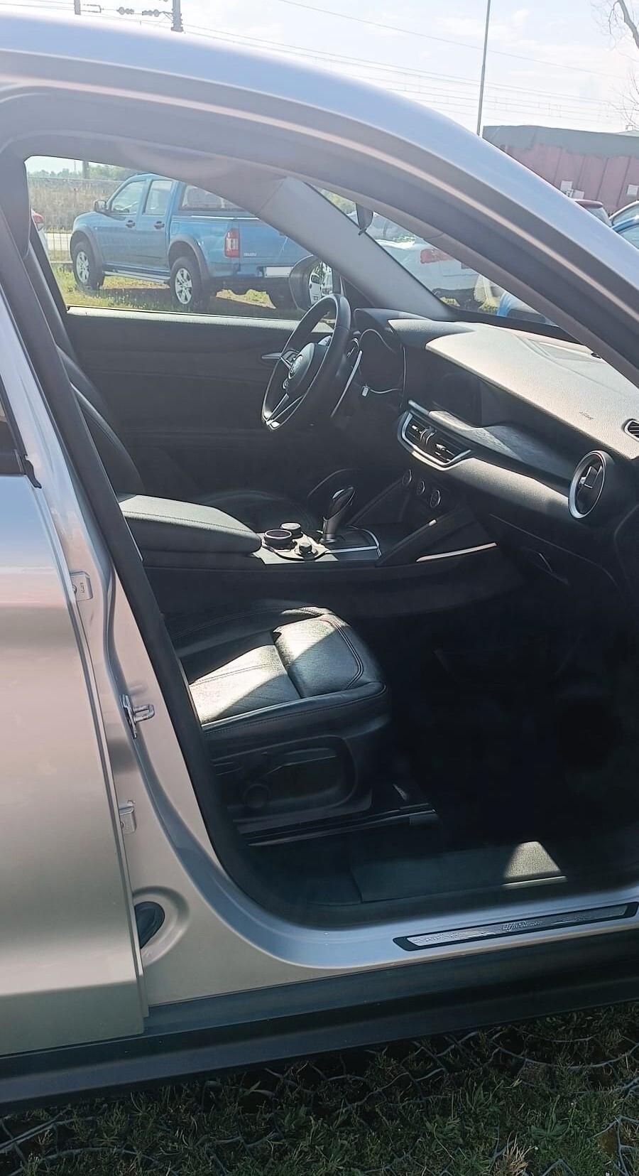 Alfa Romeo Stelvio 2.2 Turbodiesel 210 CV AT8 Q4 Super
