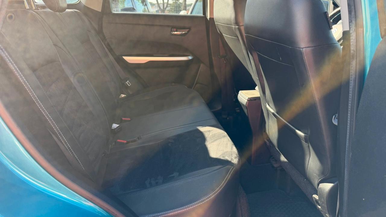 Suzuki Vitara 1.6 DDiS 4WD AllGrip V-Top bicolor turchese/tetto nero